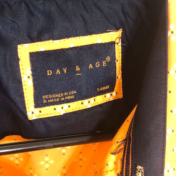 Day & Age Shirt Mens Large Short Sleeve Orange Diamond Geometric Button Down - Picture 4 of 5